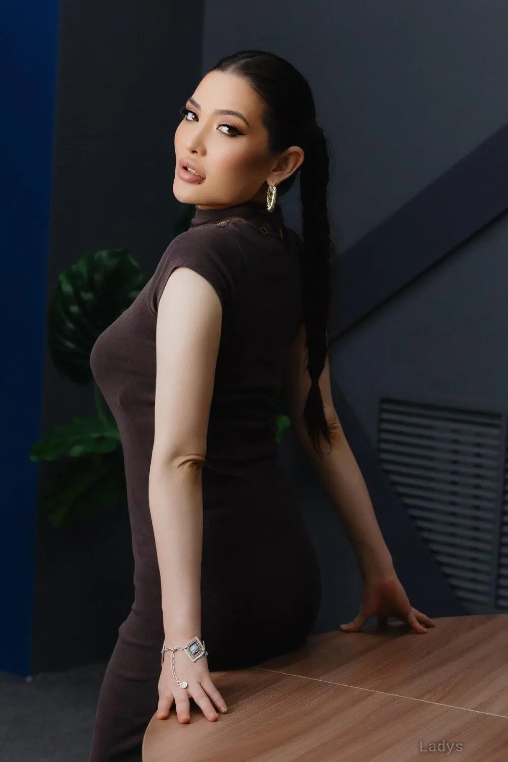 Anna, 25 years latina escorts girl, height 165 sm, Weight  kg, listcrawler Luxembourg