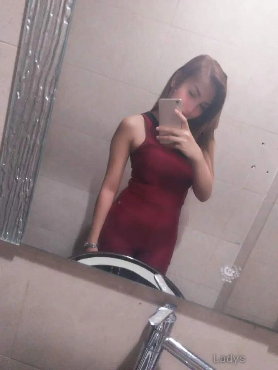 Charina, 21 years latina escorts girl, height 165 sm, Weight  kg, listcrawler Makati
