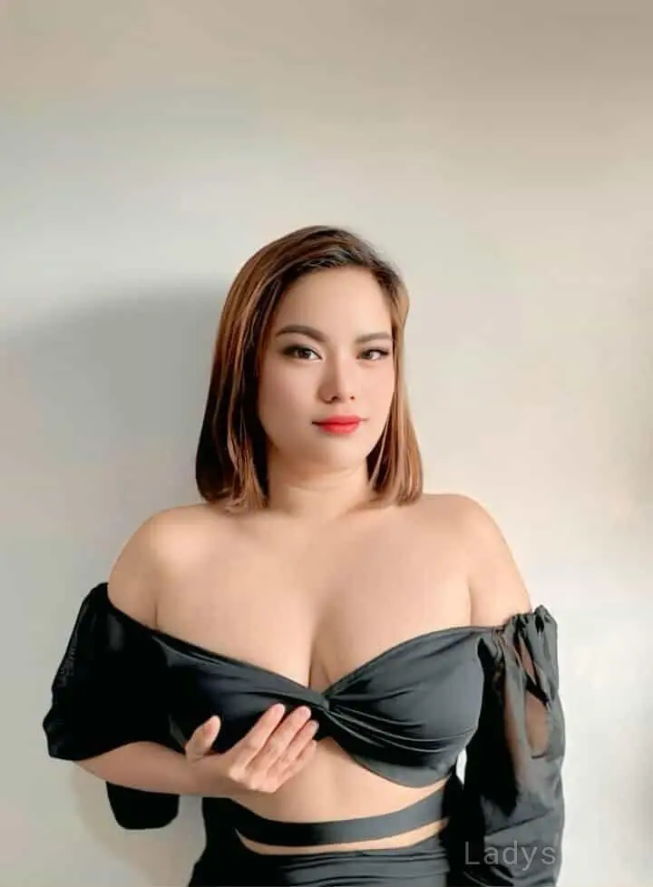Queen, 28 years latina escorts girl, height 160 sm, Weight  kg, listcrawler Makati