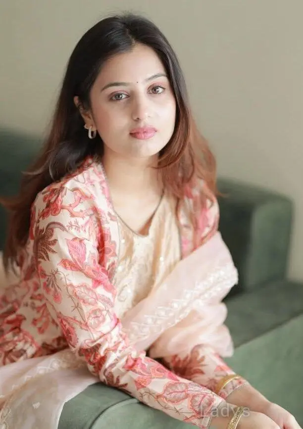 Abhirami, 23 years latina escorts girl, height  sm, Weight  kg, listcrawler Maldives