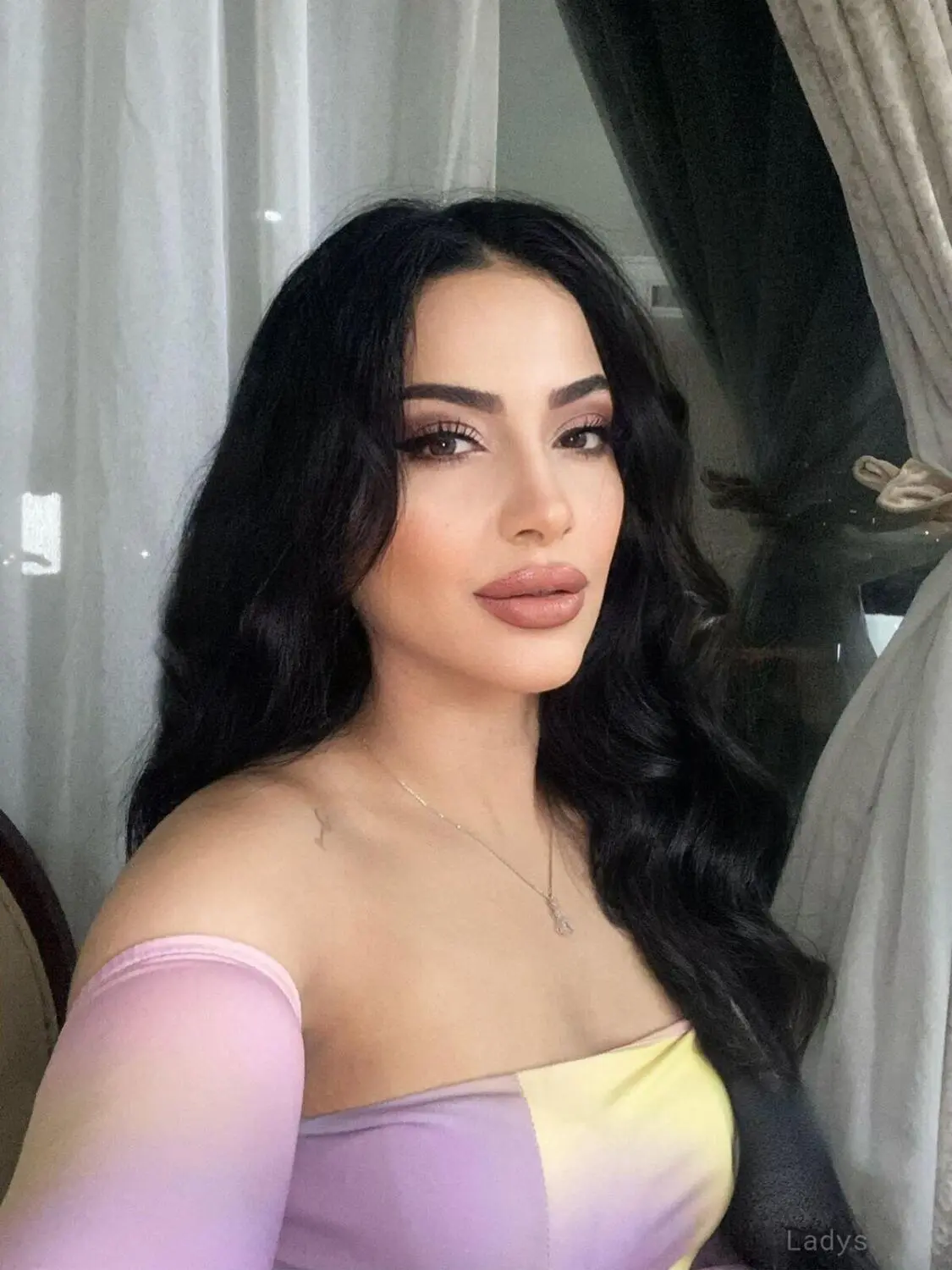 Lirdar, 23 years latina escorts girl, height 163 sm, Weight  kg, listcrawler Maldives