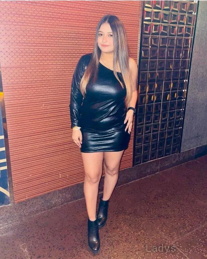 Diana, 22 years latina escorts girl, height 169 sm, Weight  kg, listcrawler Manali