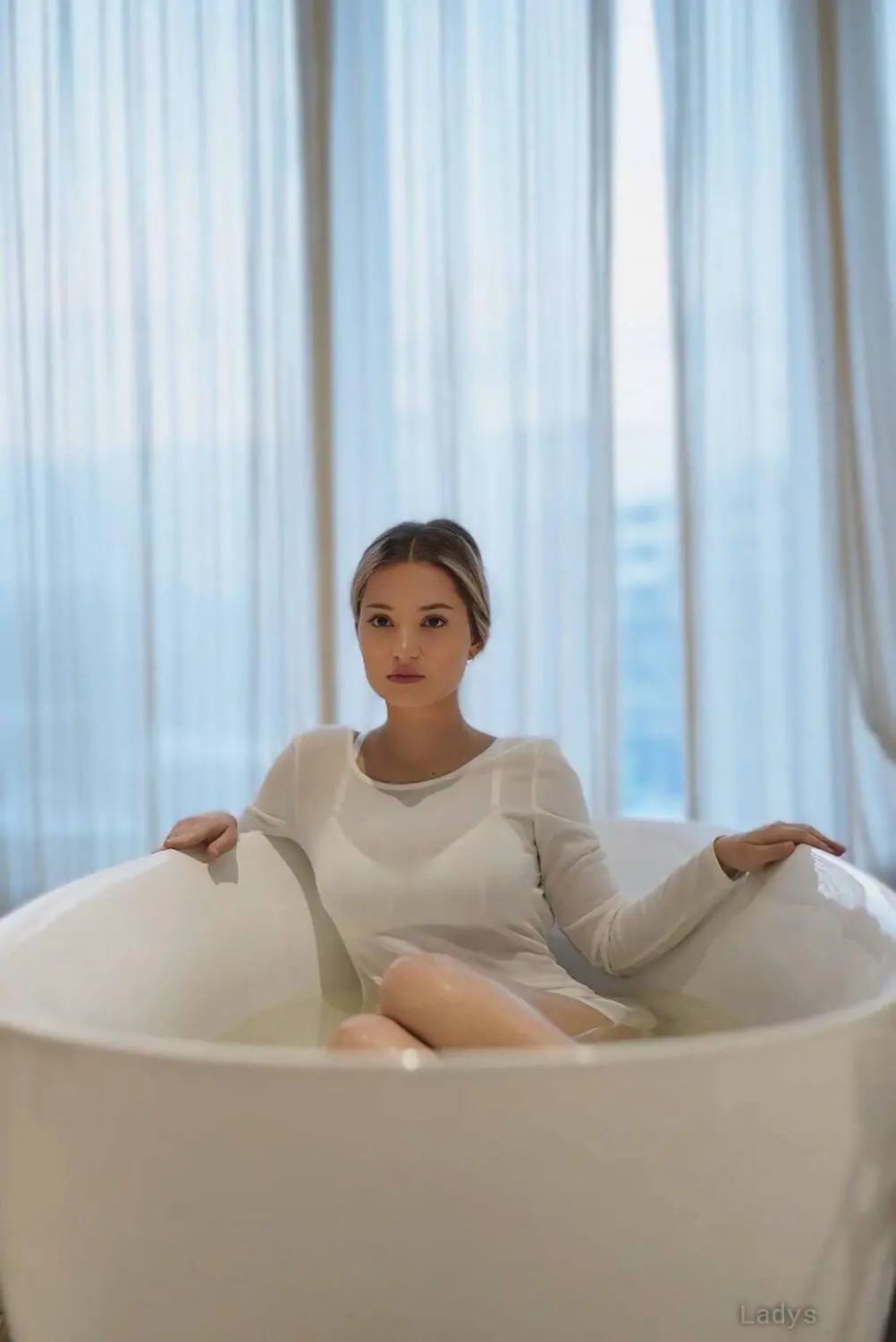 Anna, 22 years latina escorts girl, height 167 sm, Weight kg, listcrawler Manama