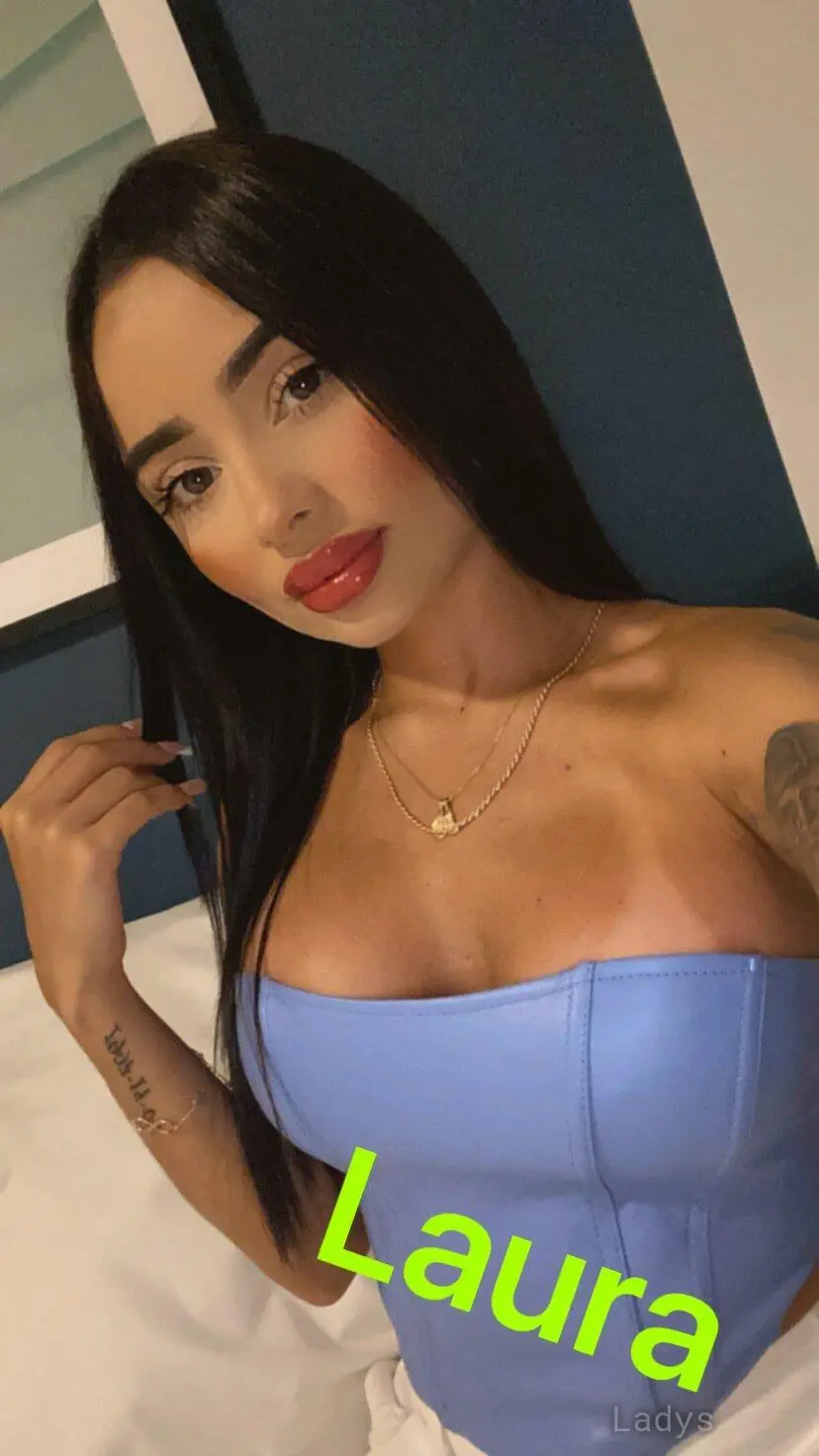 Laura, 22 years latina escorts girl, height 160 sm, Weight  kg, listcrawler Manama
