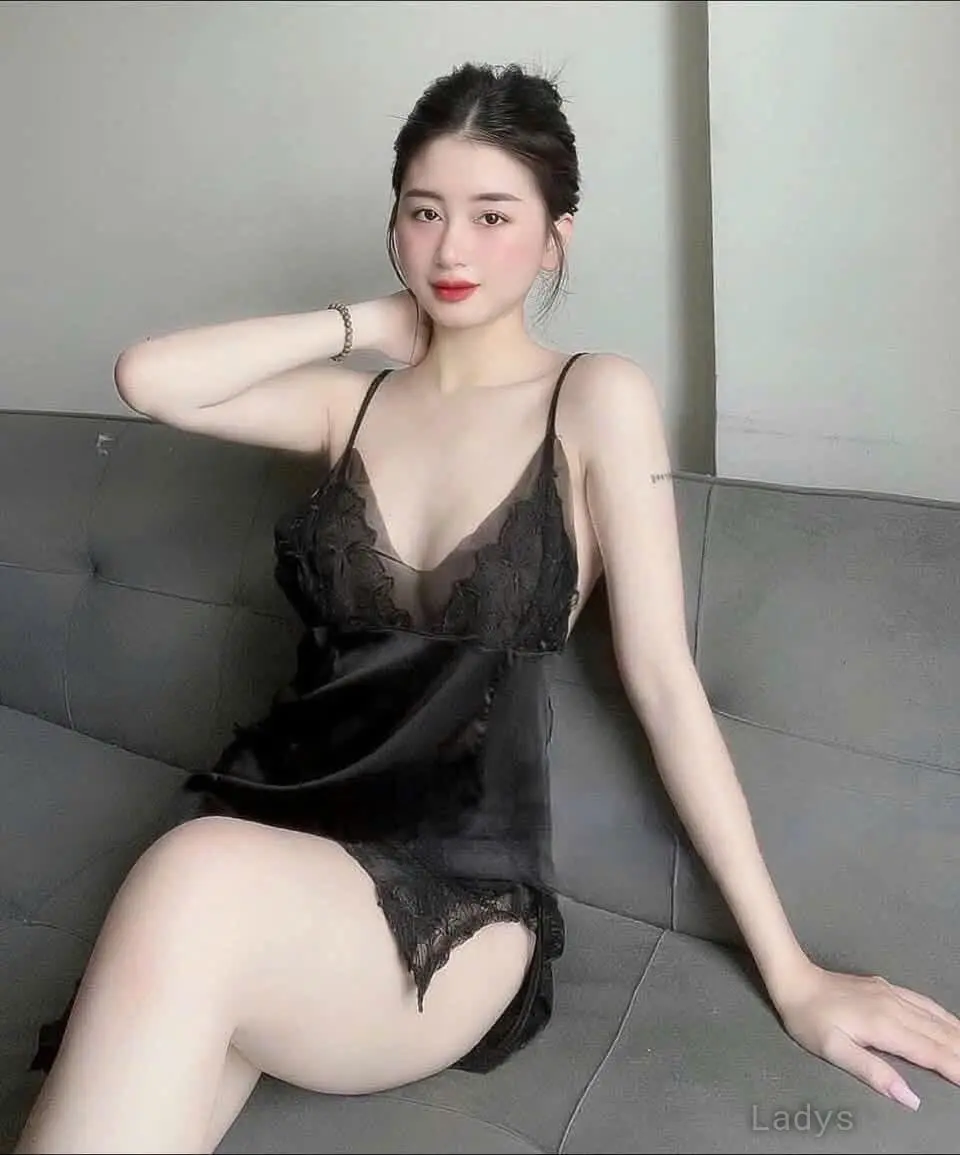 Sandra, 21 years latina escorts girl, height 167 sm, Weight  kg, listcrawler Manama