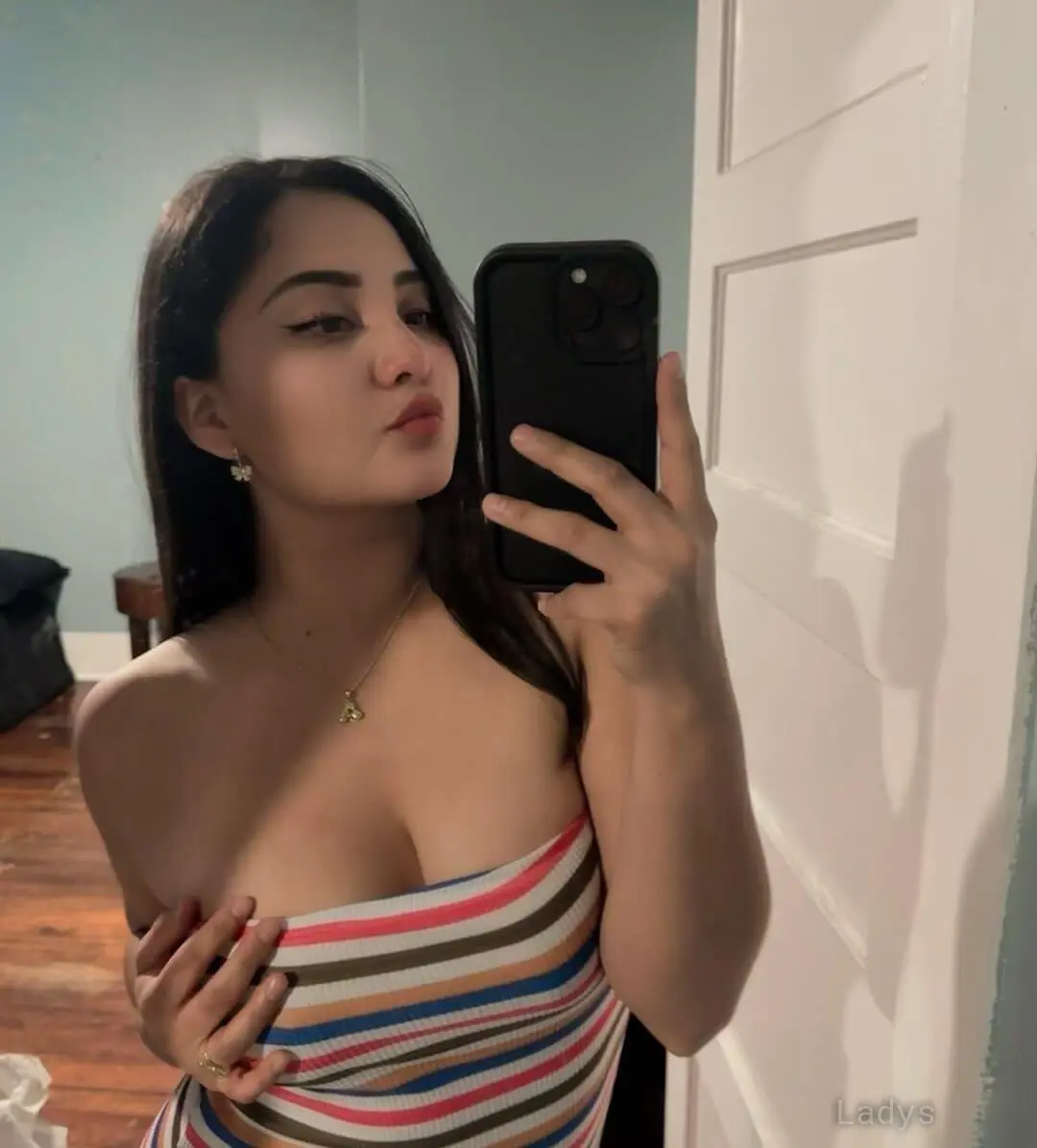 Hini, 23 years latina escorts girl, height 153 sm, Weight kg, listcrawler Manila