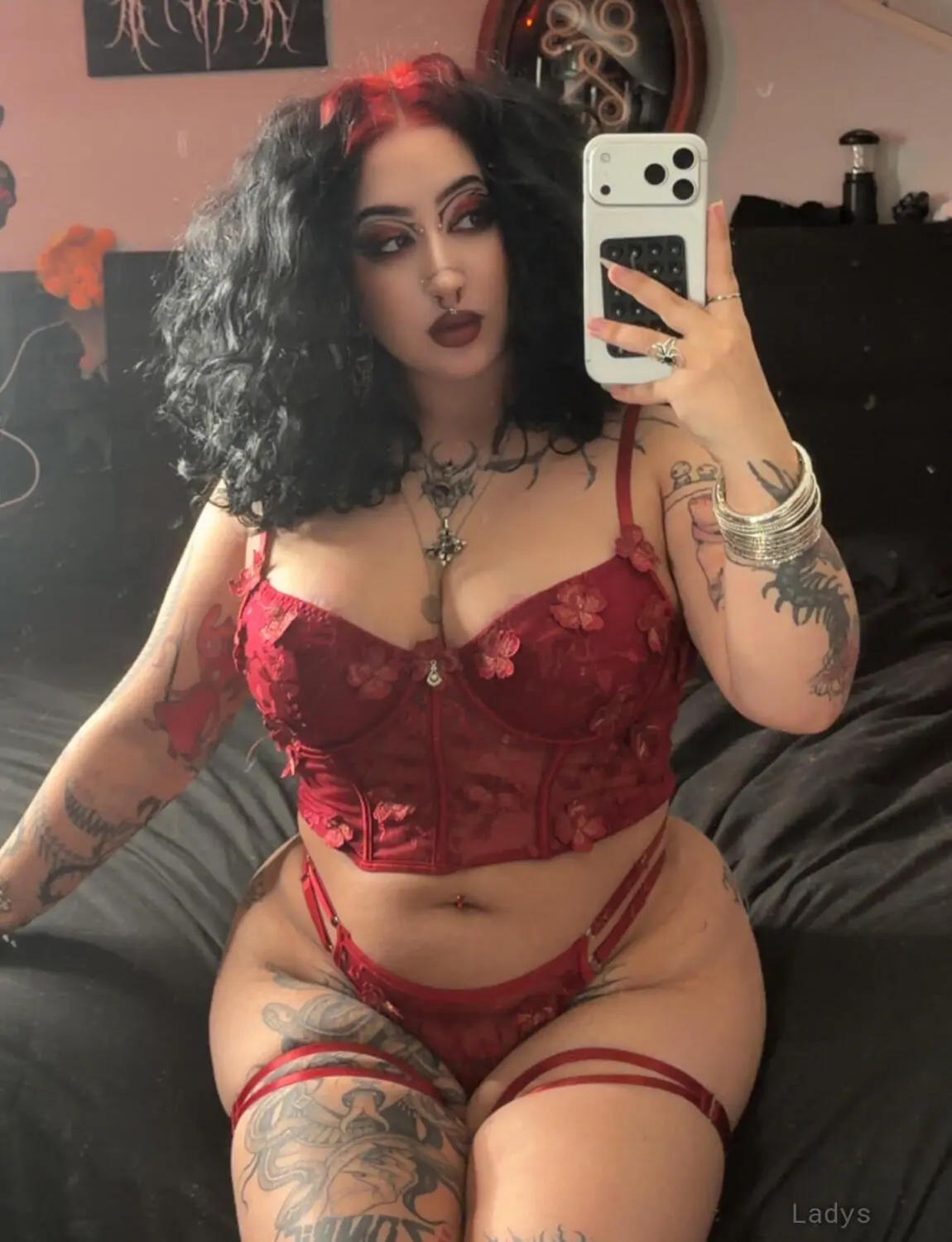 Demon girl, 24 years latina escorts girl, height 179 sm, Weight 38 kg, listcrawler Marbella