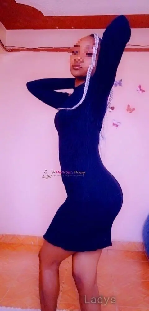 Petite, 20 years latina escorts girl, height 160 sm, Weight  kg, listcrawler Mombasa