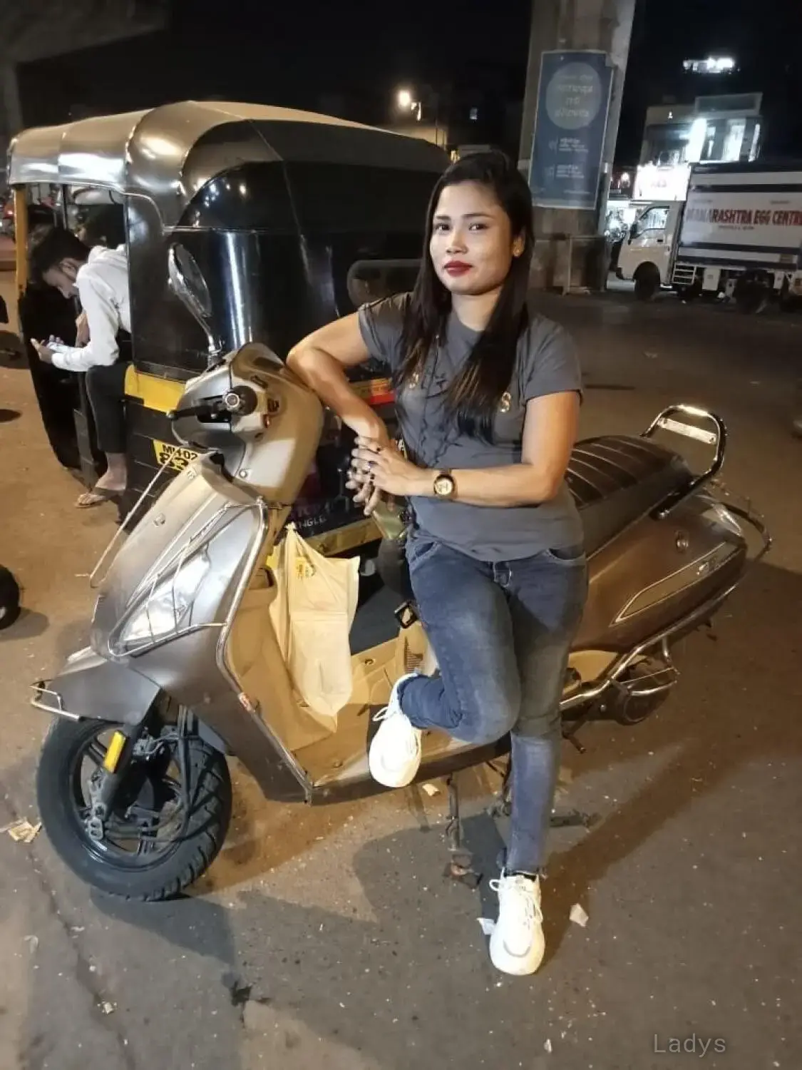 Aditi Patel Here Mumbai, 23 years latina escorts girl, height 167 sm, Weight 50 kg, listcrawler Mumbai
