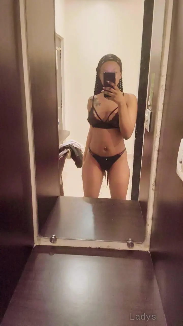 Amber, 23 years latina escorts girl, height  sm, Weight  kg, listcrawler Mumbai