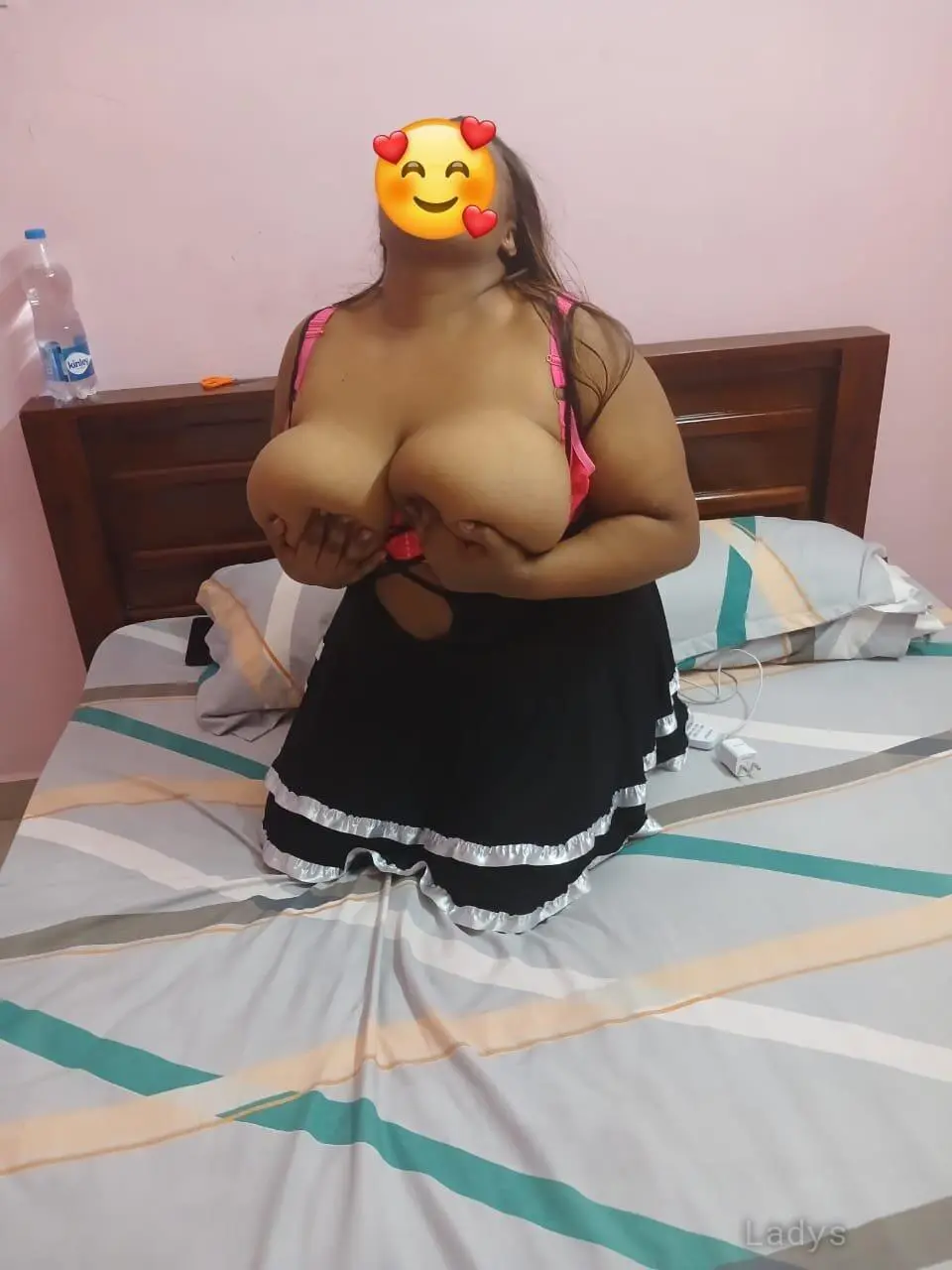 Emma, 25 years latina escorts girl, height 168 sm, Weight kg, listcrawler Mumbai