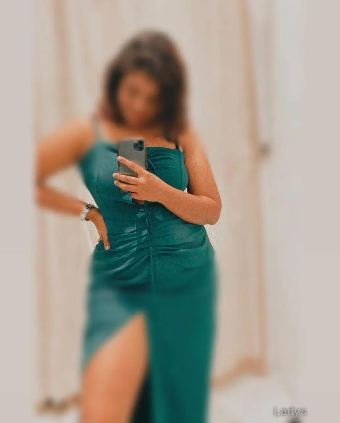 Roy, 23 years latina escorts girl, height 164 sm, Weight  kg, listcrawler Mumbai