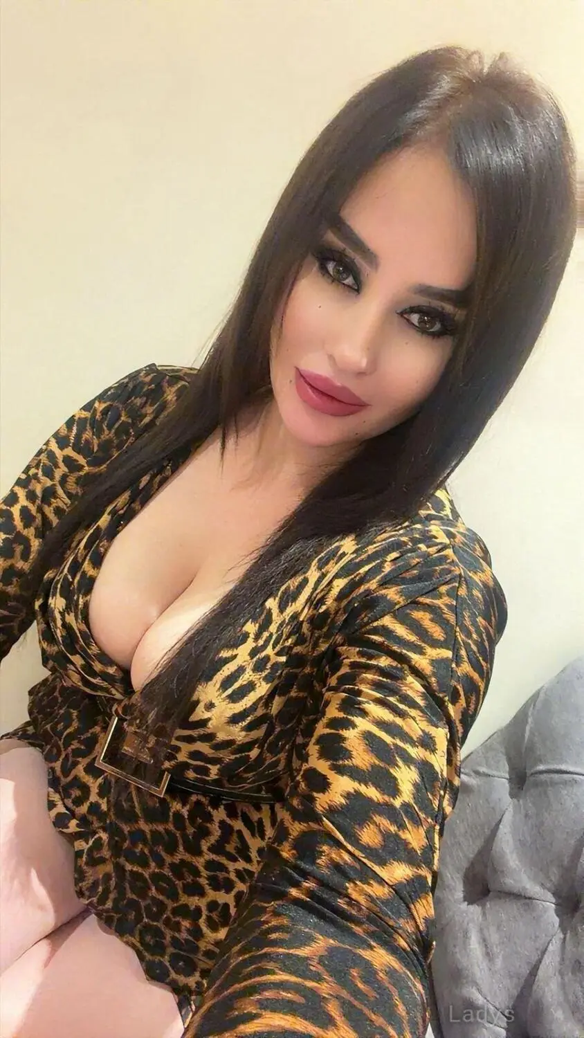 Asal, 28 years latina escorts girl, height 183 sm, Weight  kg, listcrawler Muscat