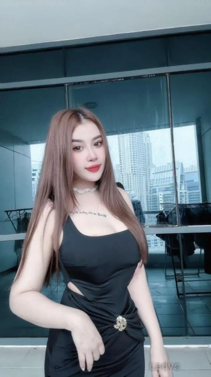 Emma, 26 years latina escorts girl, height 165 sm, Weight  kg, listcrawler Muscat