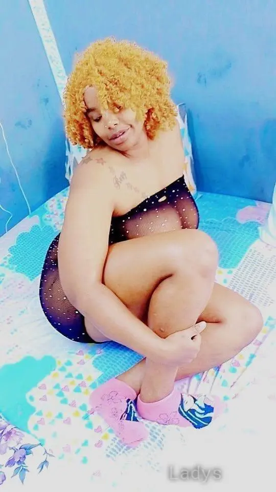 Nifaa, 25 years latina escorts girl, height 154 sm, Weight  kg, listcrawler Muscat