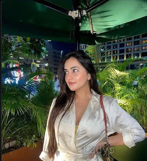 Dimpal, 23 years latina escorts girl, height 153 sm, Weight  kg, listcrawler Mysore