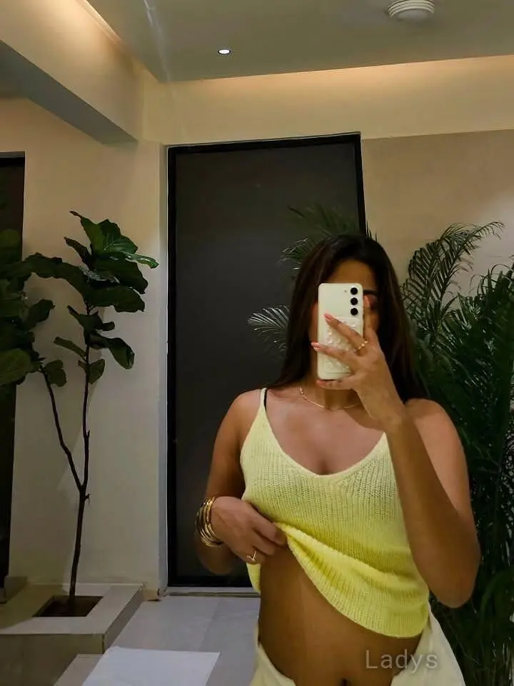Ola, 21 years latina escorts girl, height 154 sm, Weight  kg, listcrawler Mysore