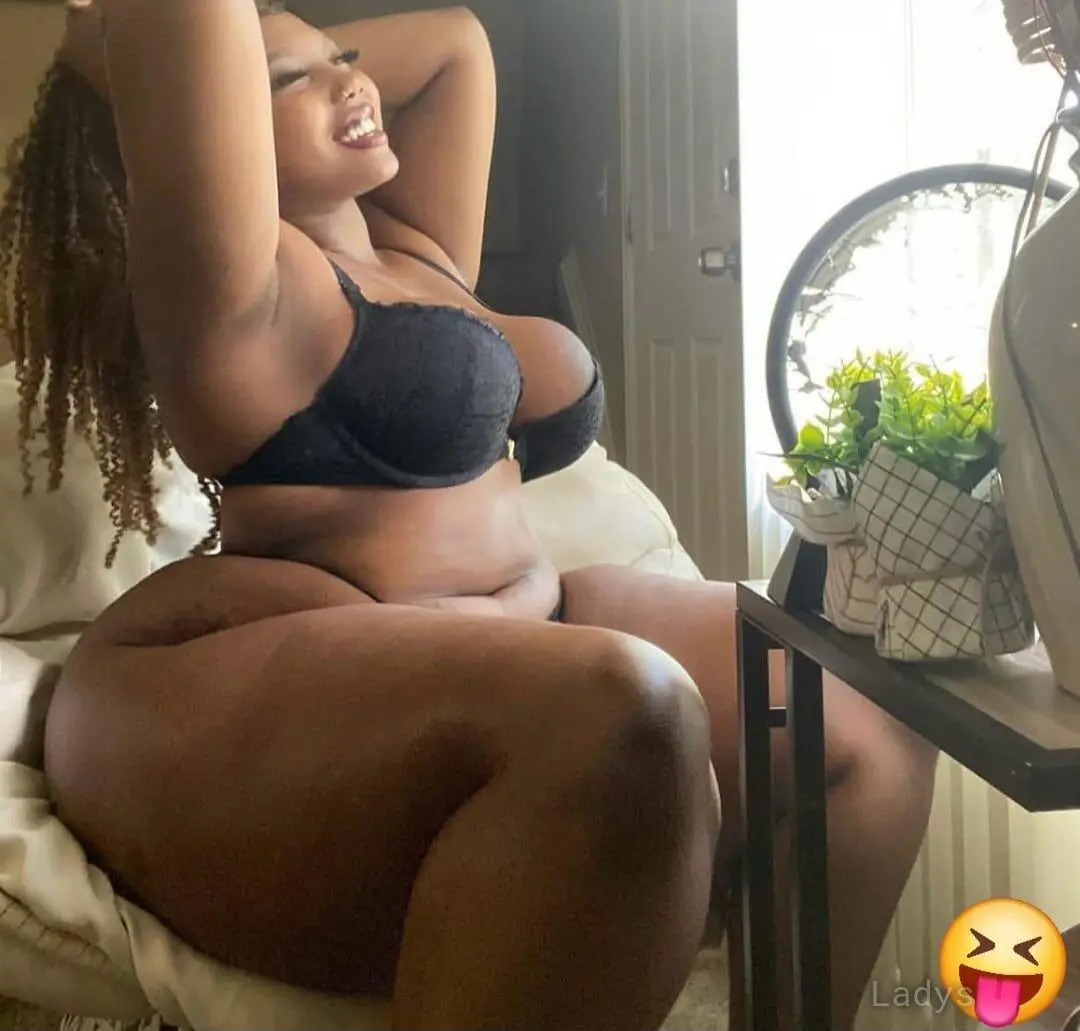 Sasha, 25 years latina escorts girl, height 154 sm, Weight kg, listcrawler Nairobi