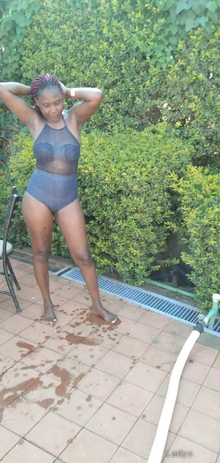 Shaque, 23 years latina escorts girl, height 165 sm, Weight  kg, listcrawler Nairobi