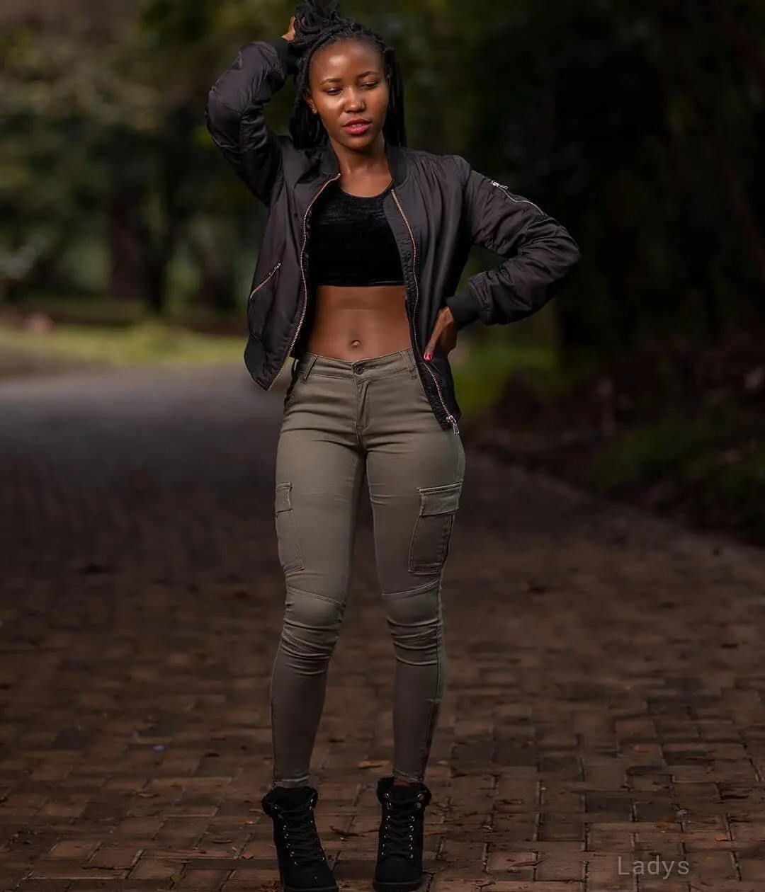 Vivian, 24 years latina escorts girl, height 135 sm, Weight  kg, listcrawler Nairobi