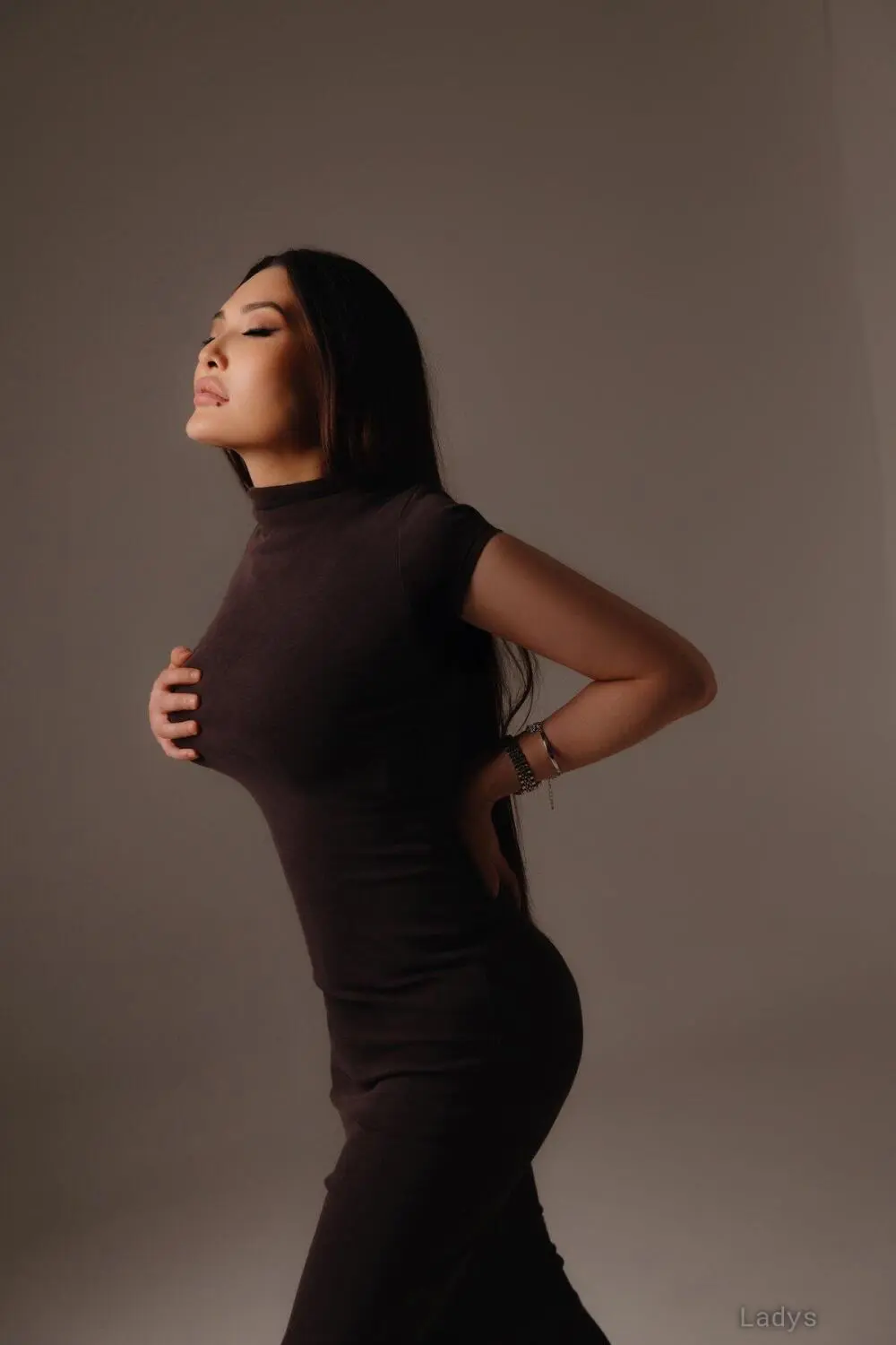 Tina, 26 years latina escorts girl, height 167 sm, Weight  kg, listcrawler Nanjing