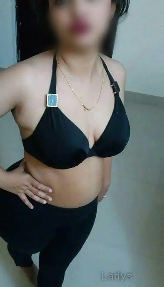 Fatima, 24 years latina escorts girl, height 154 sm, Weight  kg, listcrawler Navi Mumbai