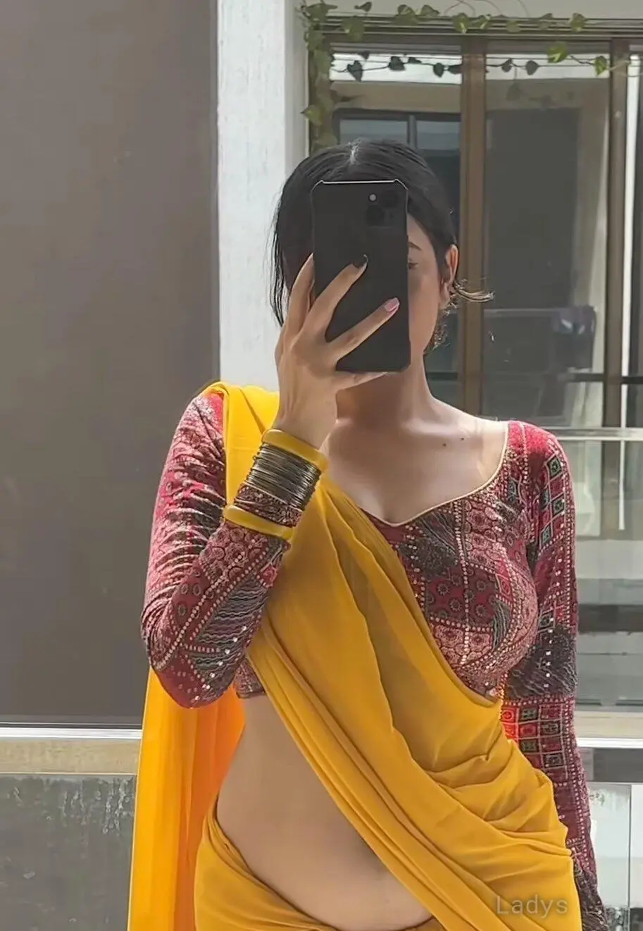 Dimple, 25 years latina escorts girl, height 167 sm, Weight kg, listcrawler Noida