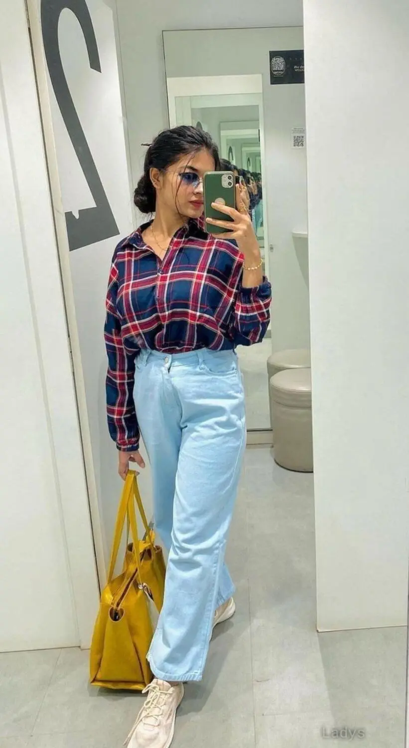 Felicity, 21 years latina escorts girl, height 198 sm, Weight  kg, listcrawler Noida