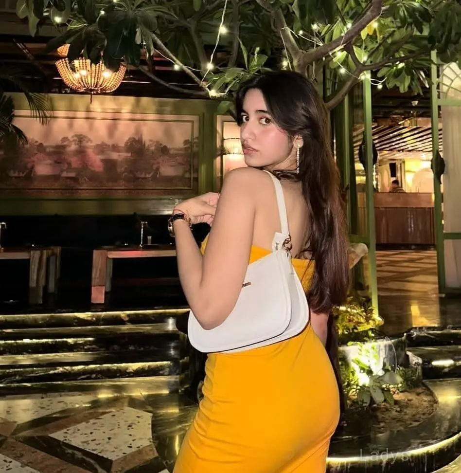 Mira, 25 years latina escorts girl, height 162 sm, Weight kg, listcrawler Noida