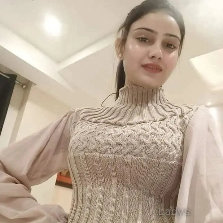 Ragini, 23 years latina escorts girl, height 155 sm, Weight  kg, listcrawler Noida
