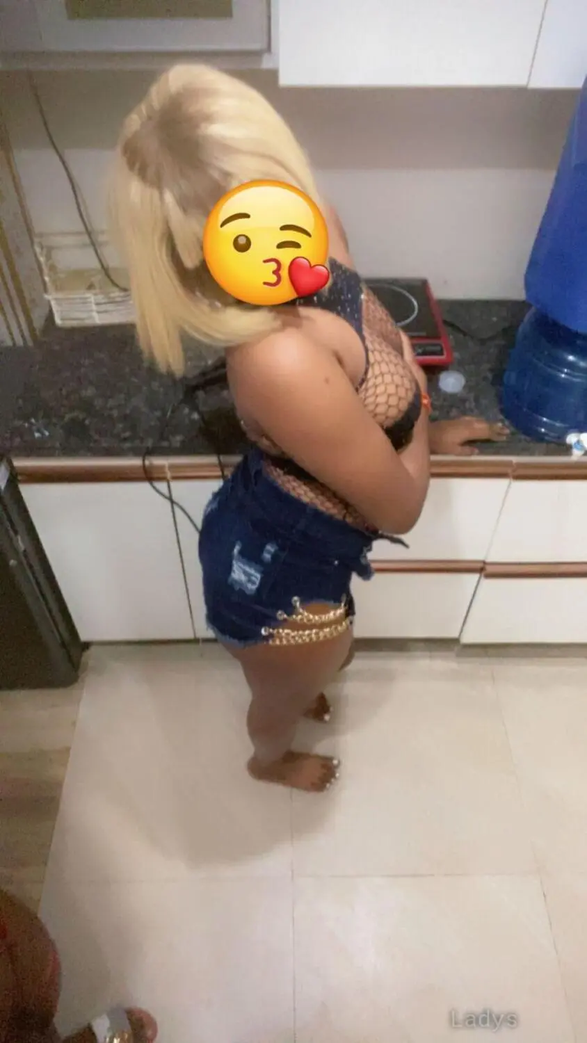Rose, 24 years latina escorts girl, height sm, Weight kg, listcrawler Noida