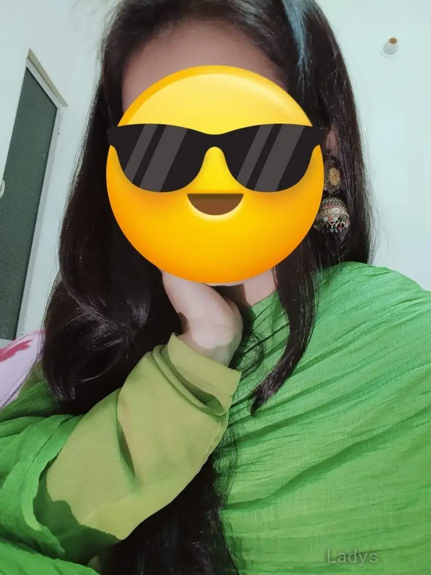 Usha, 24 years latina escorts girl, height 165 sm, Weight  kg, listcrawler Noida