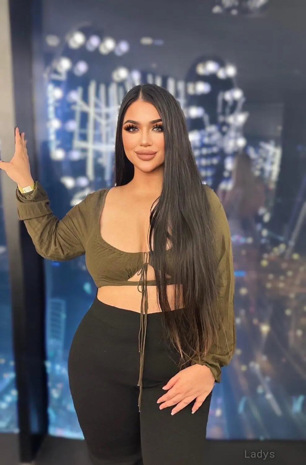 Nina, 25 years latina escorts girl, height 170 sm, Weight  kg, listcrawler Okinawa