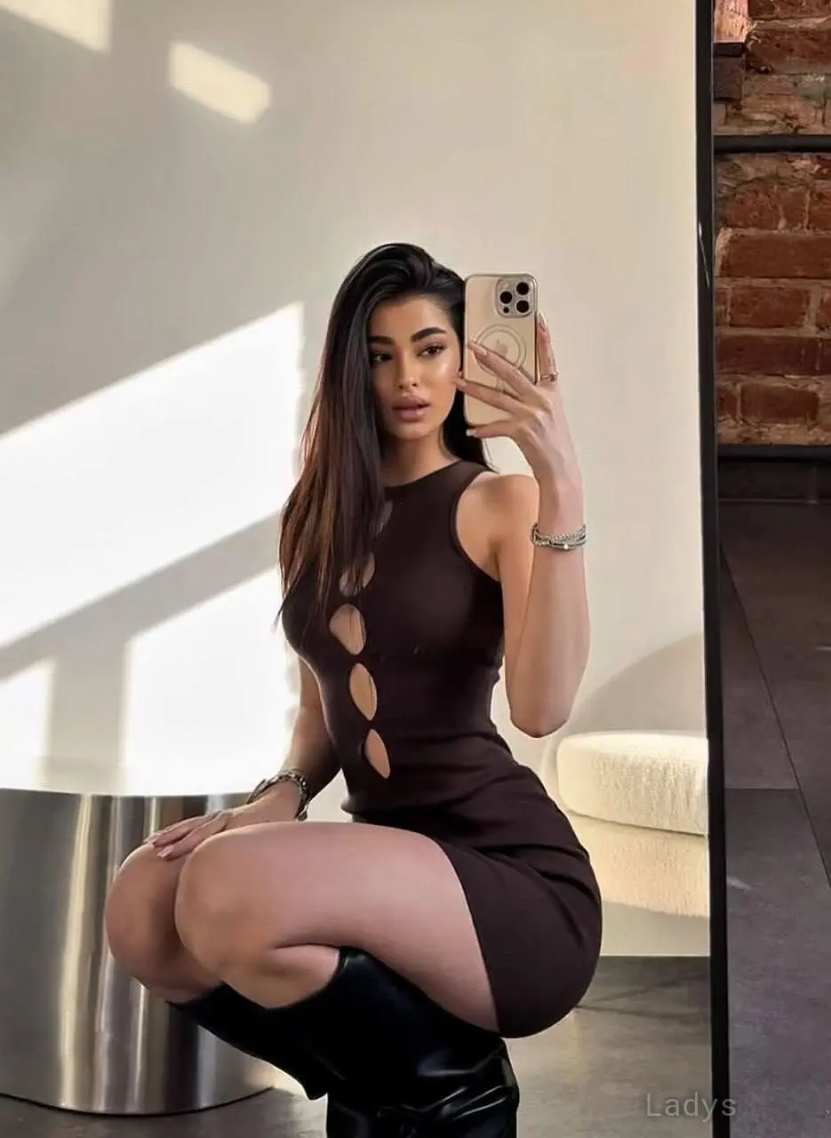 Paula, 24 years latina escorts girl, height 167 sm, Weight kg, listcrawler Osaka