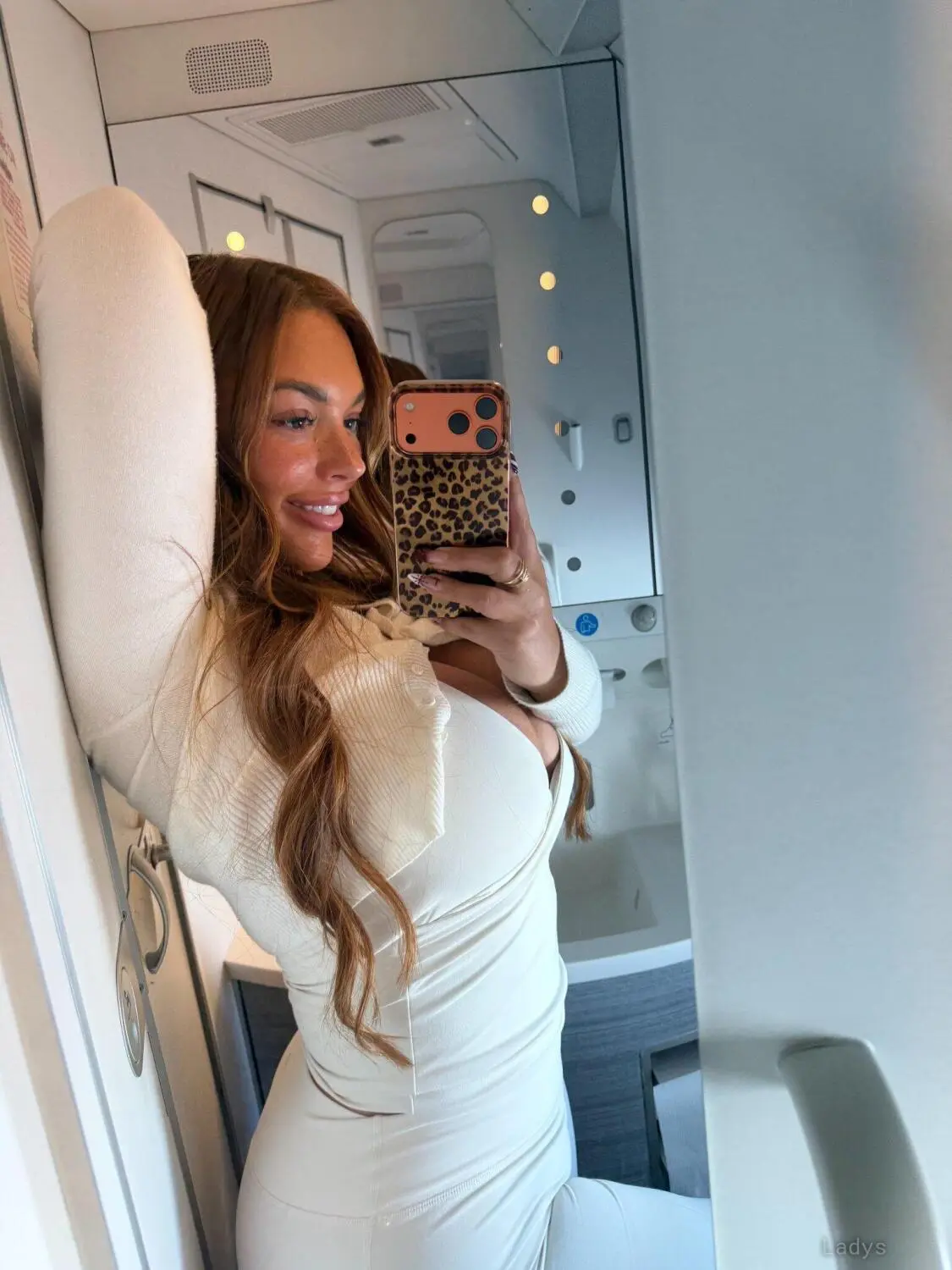 Yasmina, 25 years beautiful nude Padova escorts girl, height 140 sm, Weight 40 kg