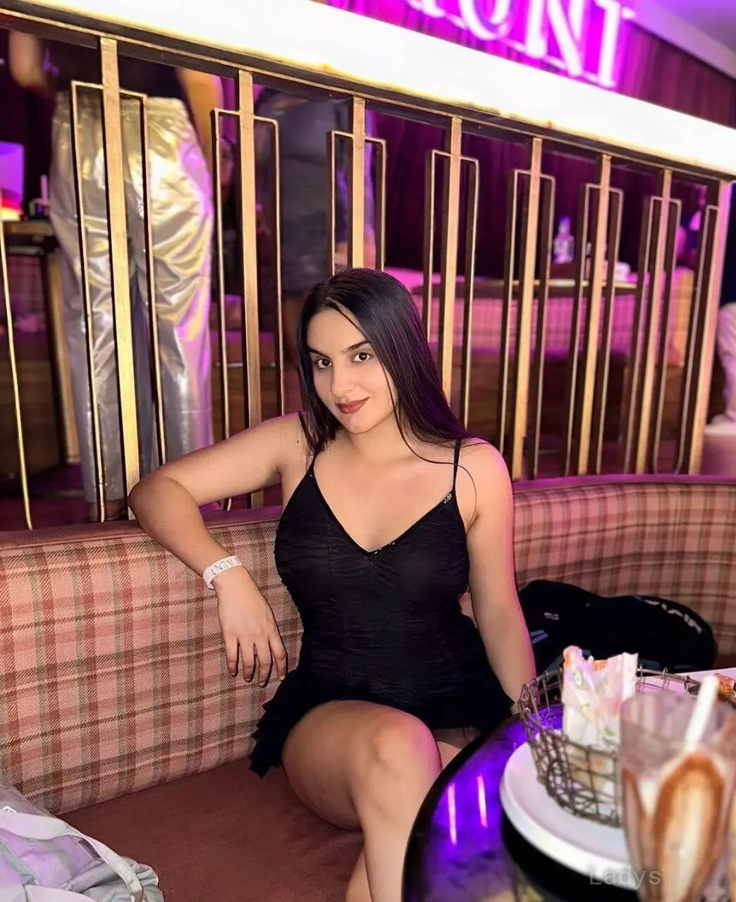 Nency, 22 years latina escorts girl, height 160 sm, Weight  kg, listcrawler Phuket