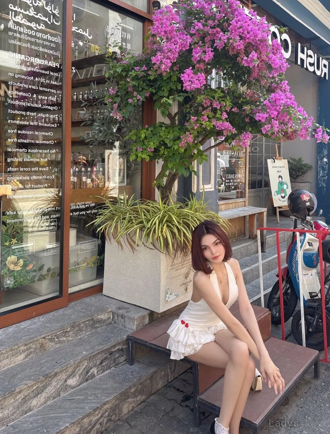 Snow, 23 years latina escorts girl, height 168 sm, Weight  kg, listcrawler Phuket