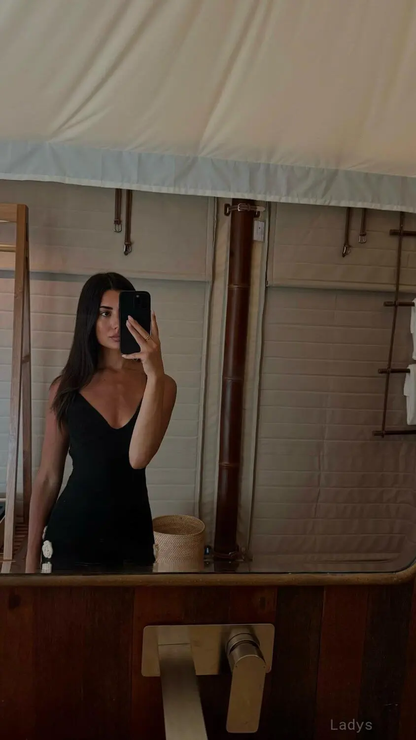 Thalia, 23 years latina escorts girl, height 165 sm, Weight  kg, listcrawler Prague
