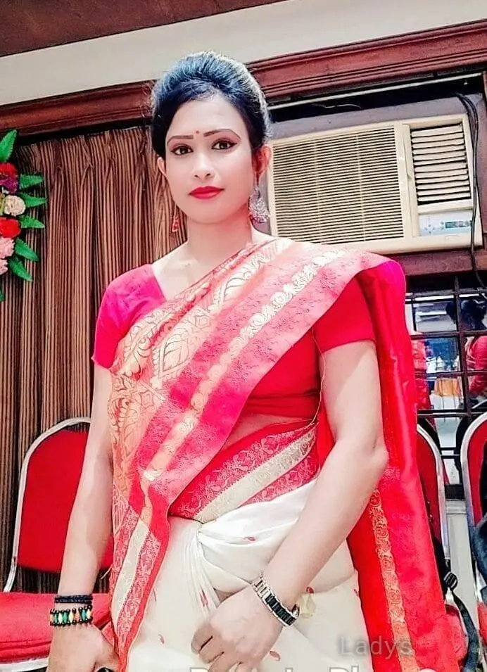 Mahi, 24 years latina escorts girl, height 150 sm, Weight  kg, listcrawler Pune
