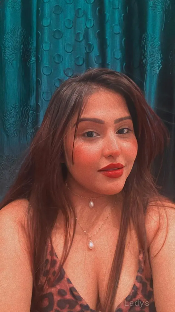 Pari, 22 years latina escorts girl, height 165 sm, Weight kg, listcrawler Pune