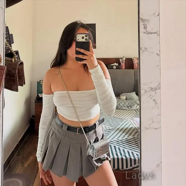 Tanisha, 22 years latina escorts girl, height 154 sm, Weight  kg, listcrawler Pune