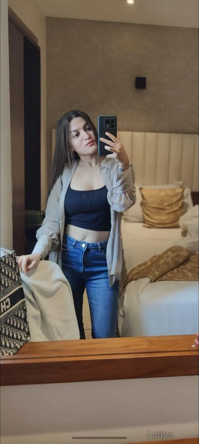 Zoya, 21 years latina escorts girl, height 153 sm, Weight  kg, listcrawler Pune