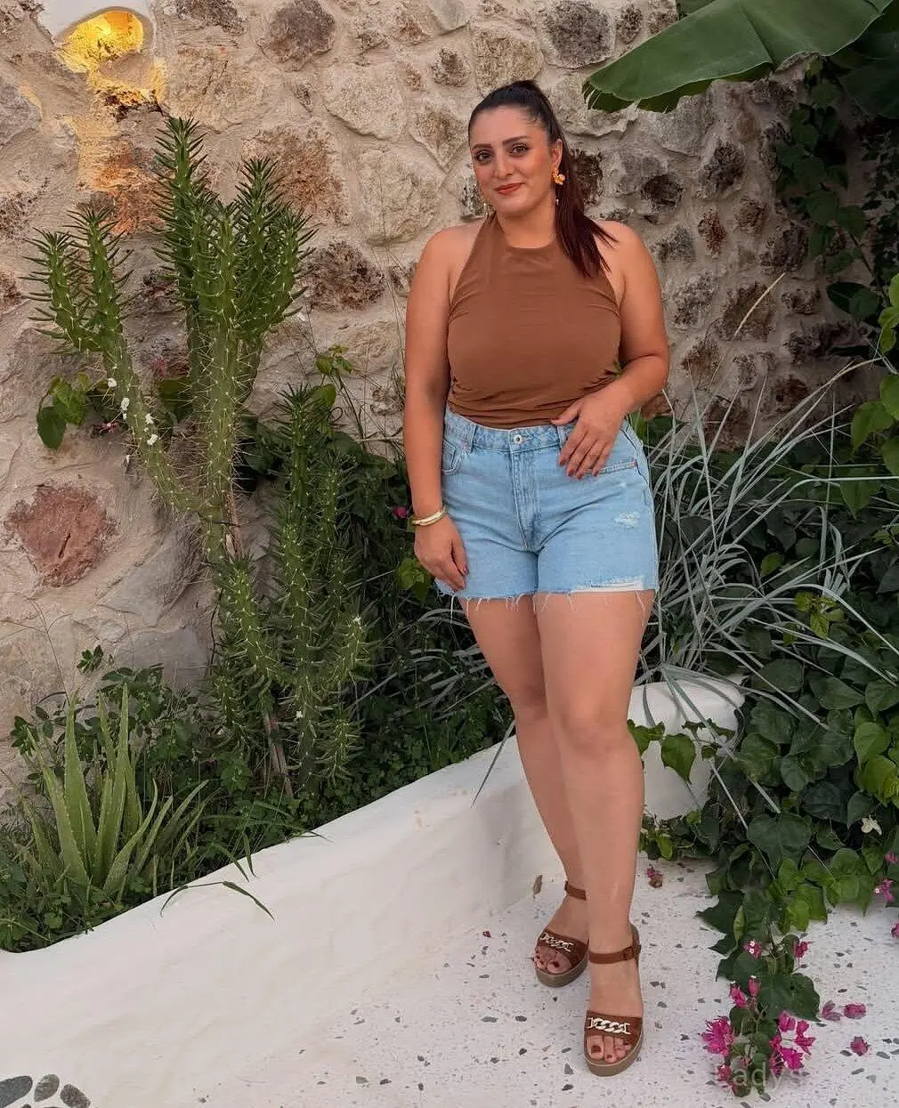 Banni, 23 years latina escorts girl, height 153 sm, Weight kg, listcrawler Pusan