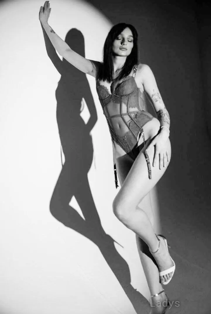 Eva, 20 years latina escorts girl, height 168 sm, Weight  kg, listcrawler Riyadh