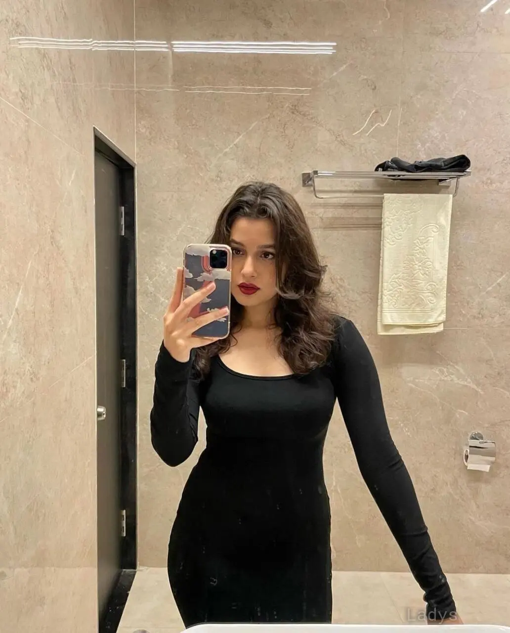Lalisa, 22 years latina escorts girl, height 160 sm, Weight kg, listcrawler Riyadh