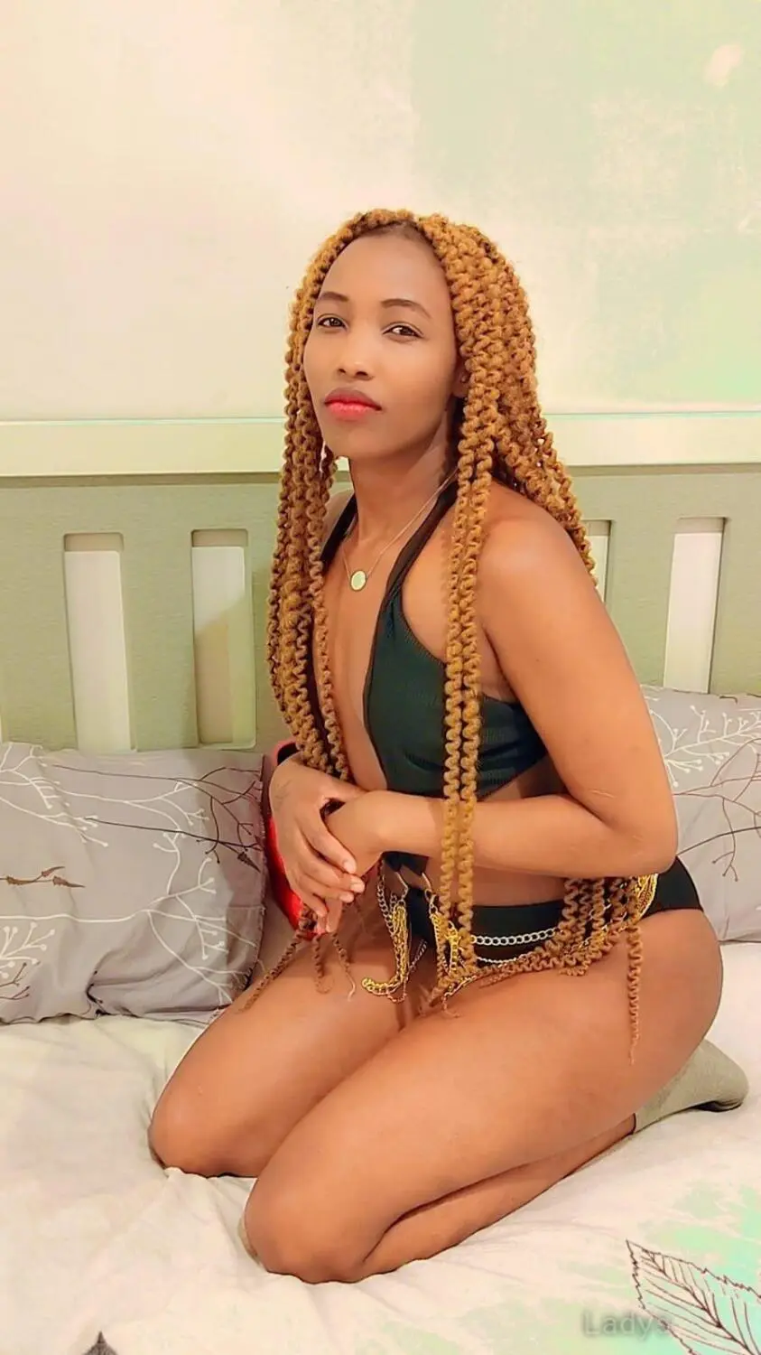 Silviar, 22 years latina escorts girl, height 145 sm, Weight  kg, listcrawler Riyadh