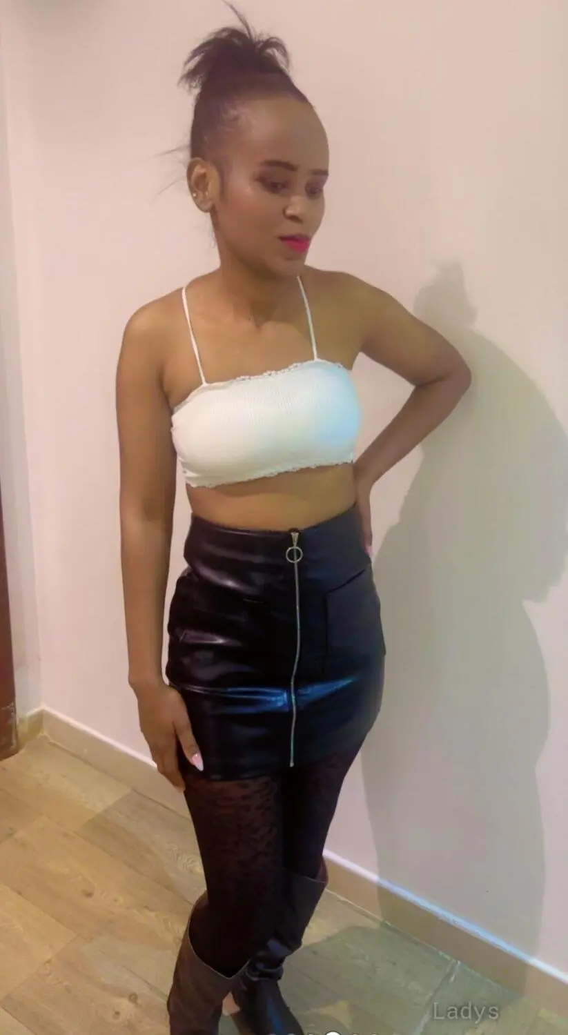 Sly, 24 years latina escorts girl, height 155 sm, Weight  kg, listcrawler Riyadh
