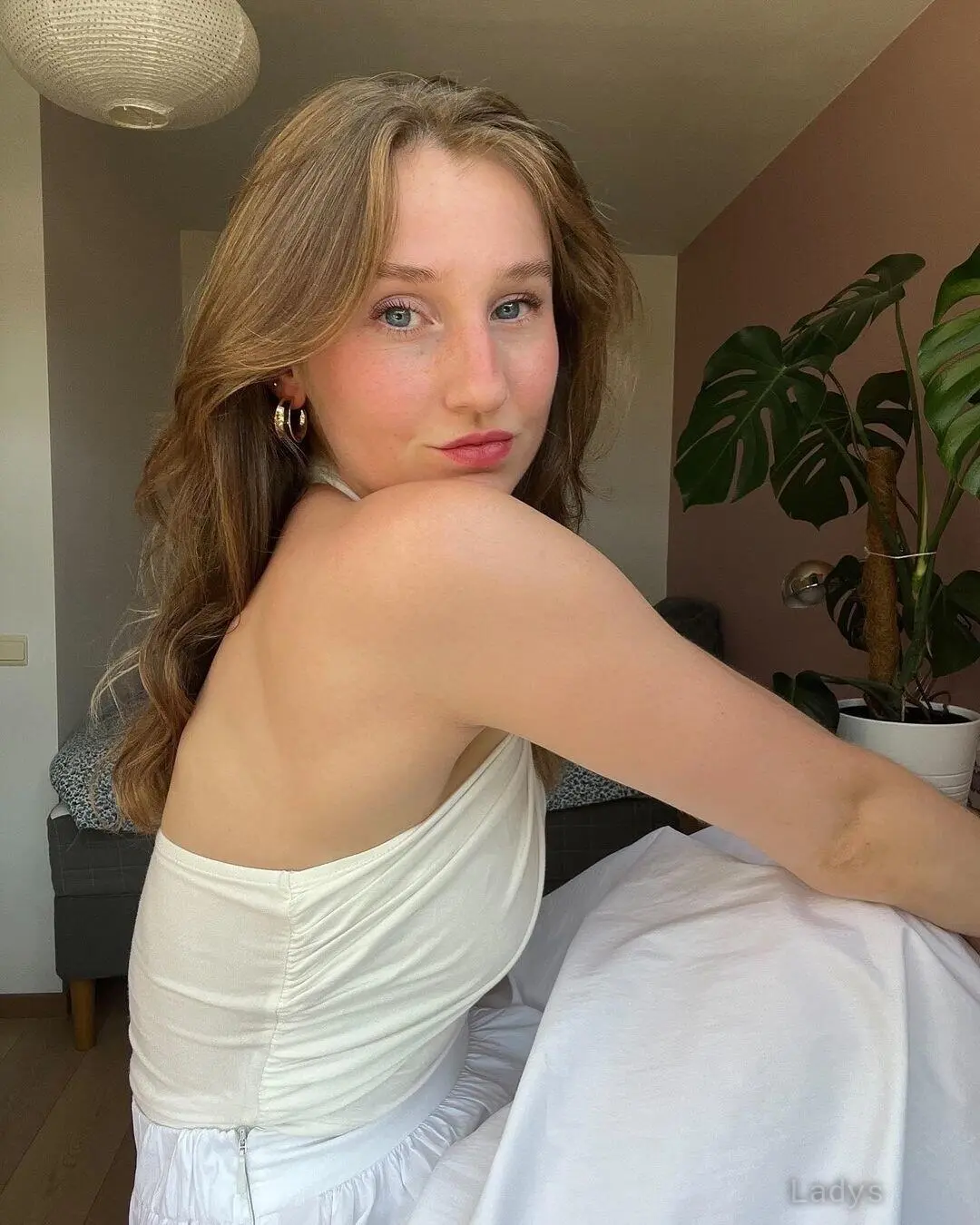 Renske, 22 years latina escorts girl, height 168 sm, Weight kg, listcrawler Rotterdam