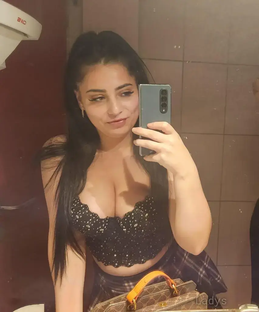 Evelin, 26 years latina escorts girl, height 175 sm, Weight 50 kg, listcrawler Saint Julian
