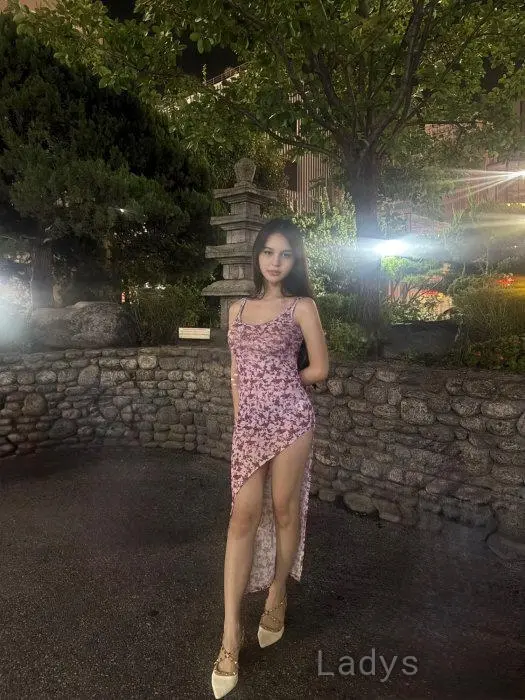 Sandra, 24 years latina escorts girl, height 165 sm, Weight 49 kg, listcrawler Seoul